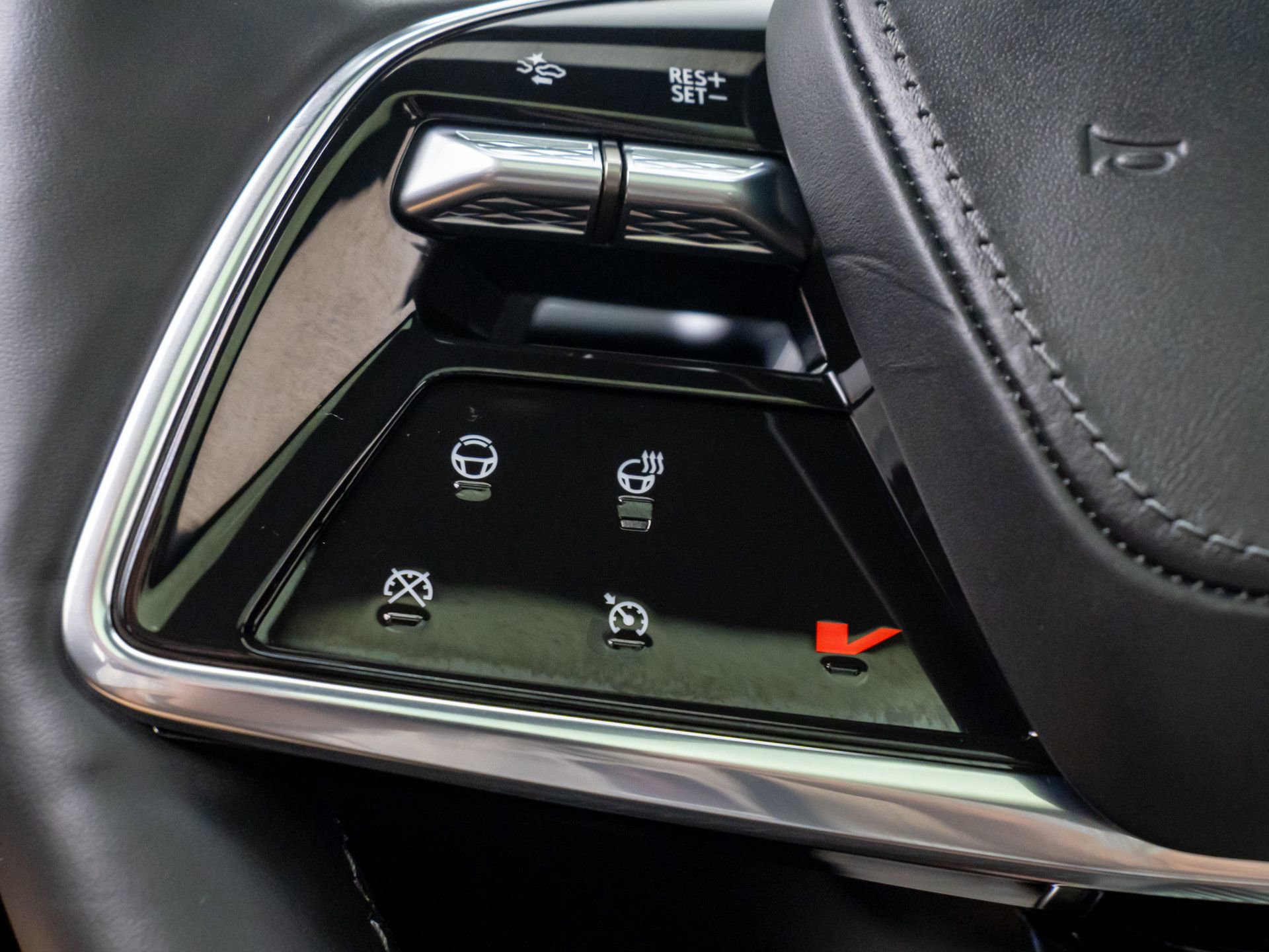 New 2026 Cadillac Lyriq V image 27