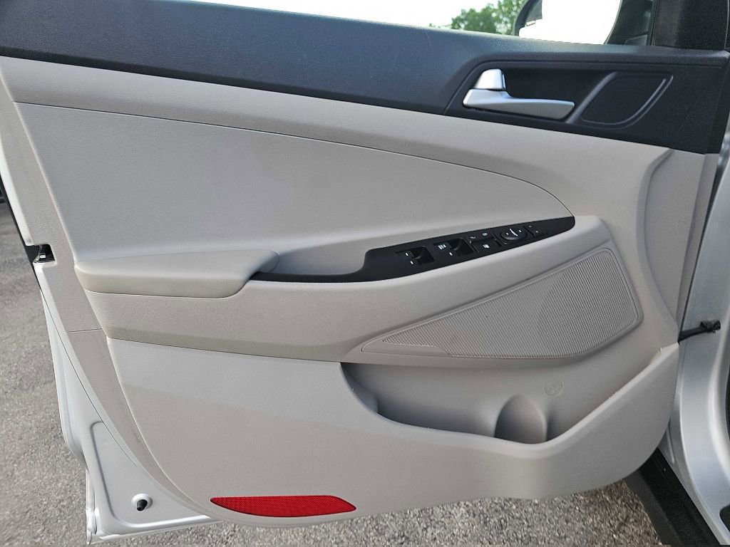 Used 2019 Hyundai Tucson SE image 22