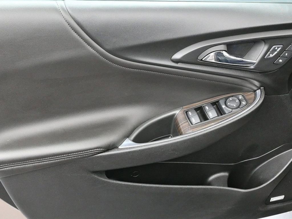Used 2024 Chevrolet Malibu LT image 11