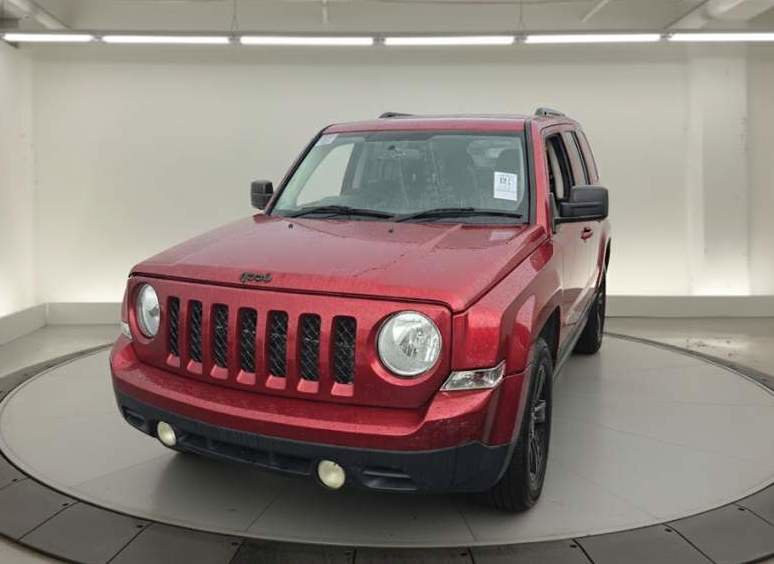 Used 2015 Jeep Patriot Sport w/ Power Value Group FWD image 3