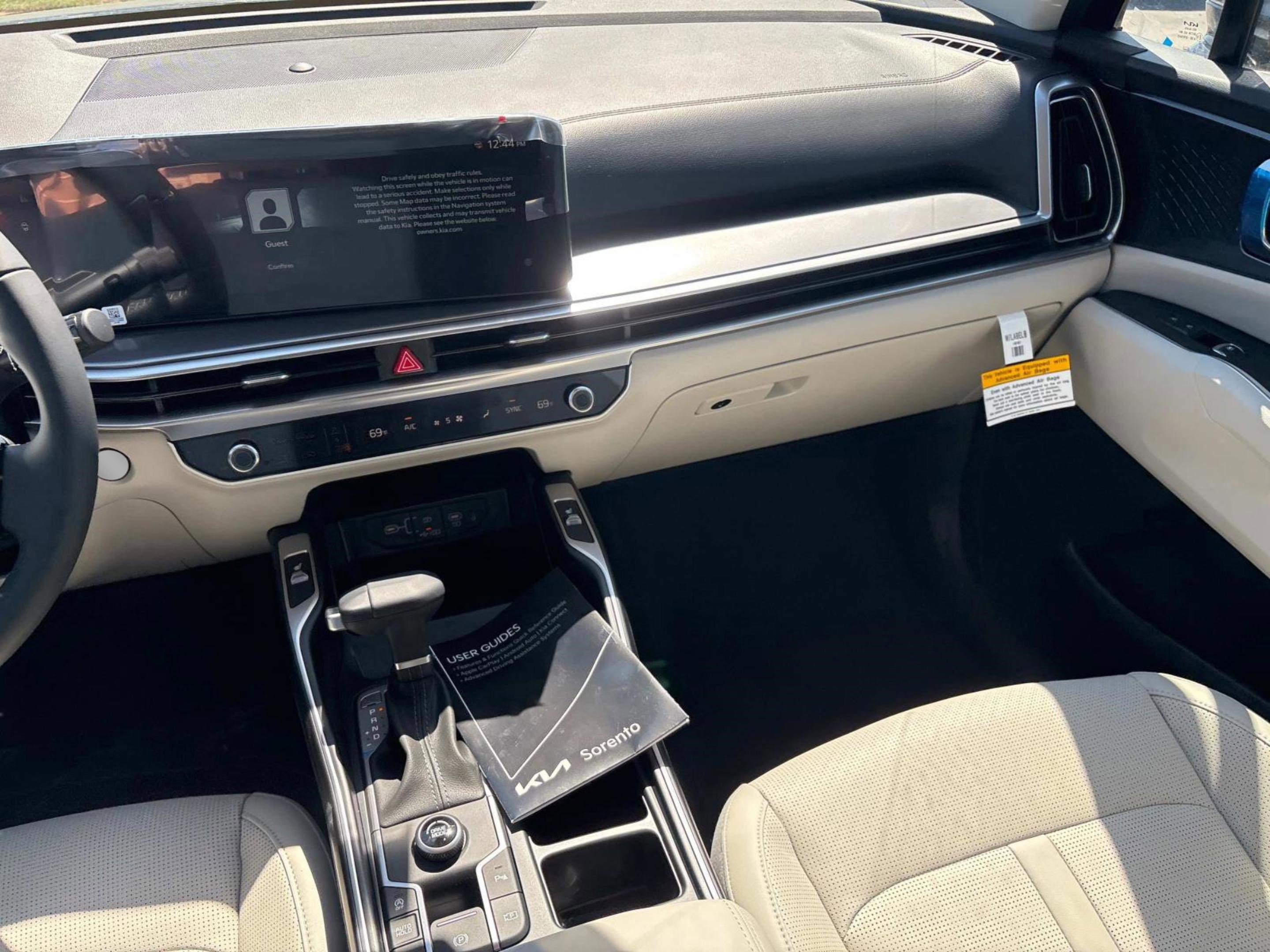 New 2025 Kia Sorento S w/ Panoramic Sunroof Package image 14