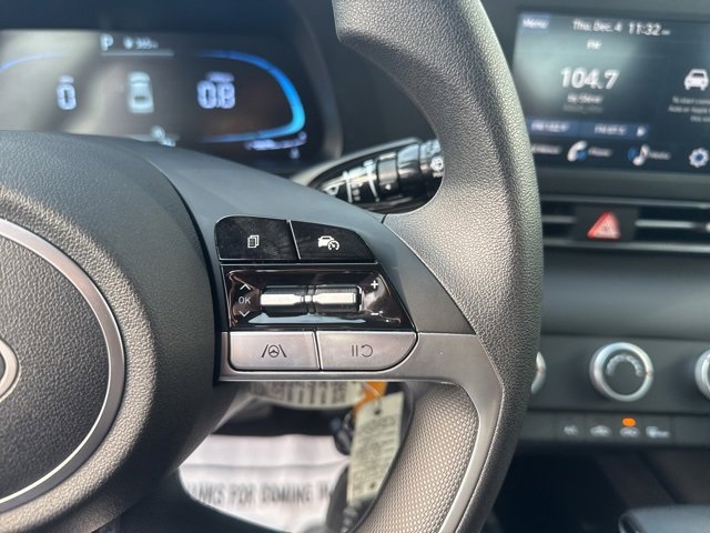 Certified 2025 Hyundai Elantra SE image 27