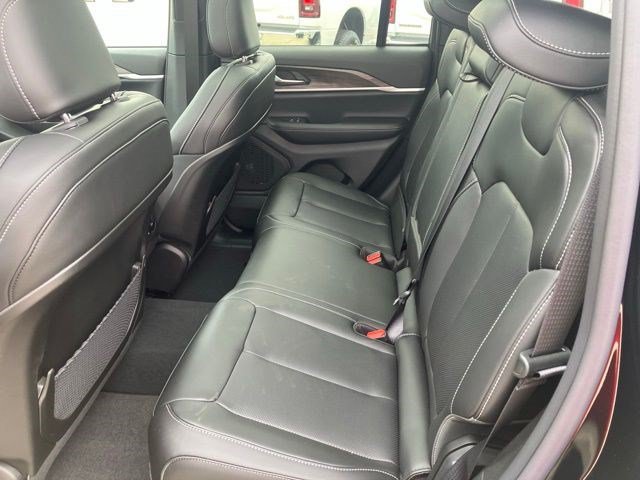 New 2026 Jeep Grand Cherokee Limited w/ Luxury Tech Group II AWD/4WD image 21