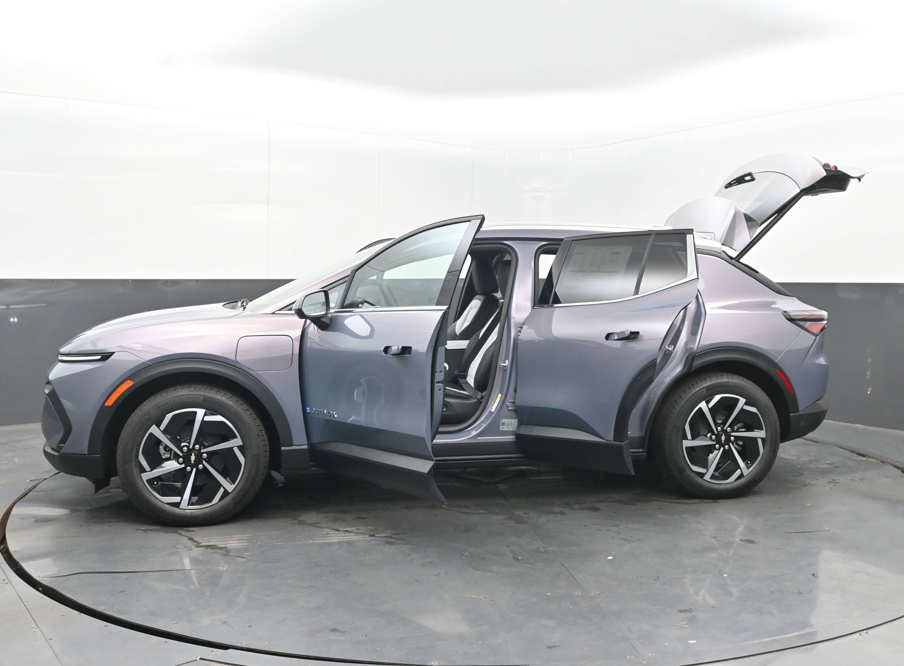 New 2026 Chevrolet Equinox EV LT image 43