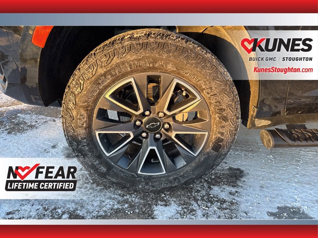 Used 2024 Chevrolet Tahoe Z71 w/ Luxury Package AWD/4WD image 14