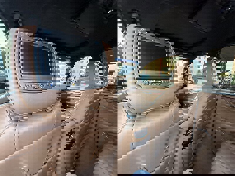 Used 2017 Cadillac Escalade ESV Platinum image 15