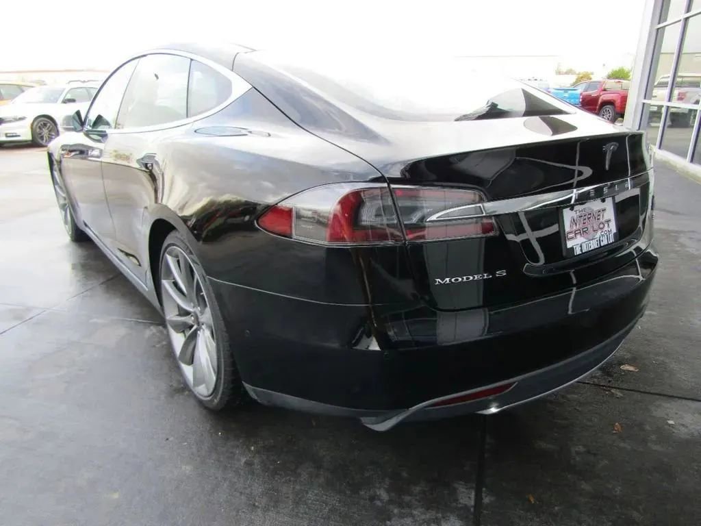 Used 2015 Tesla Model S 85D image 5