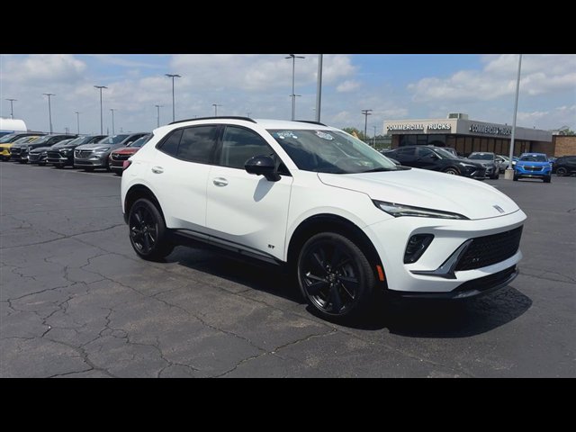 Used 2024 Buick Envision Sport Touring AWD/4WD image 2