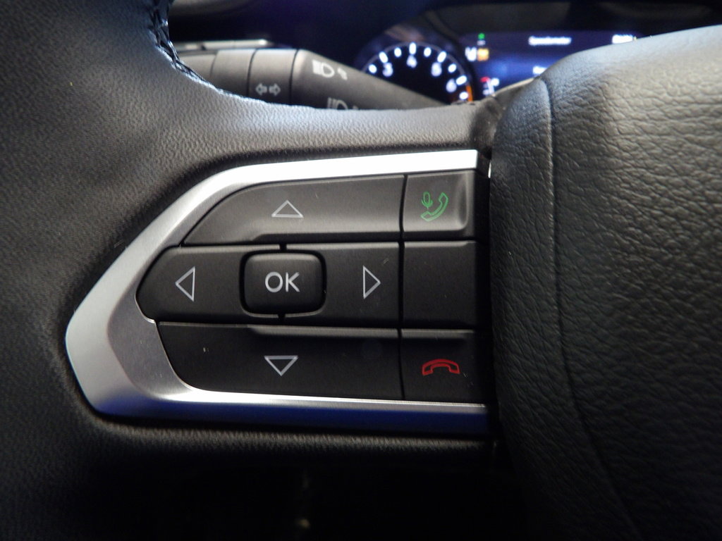 Used 2025 Jeep Compass Limited image 28