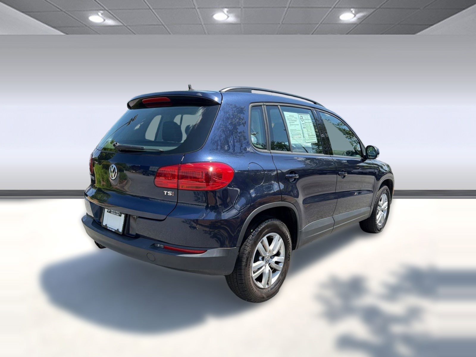 Used 2016 Volkswagen Tiguan S FWD image 9