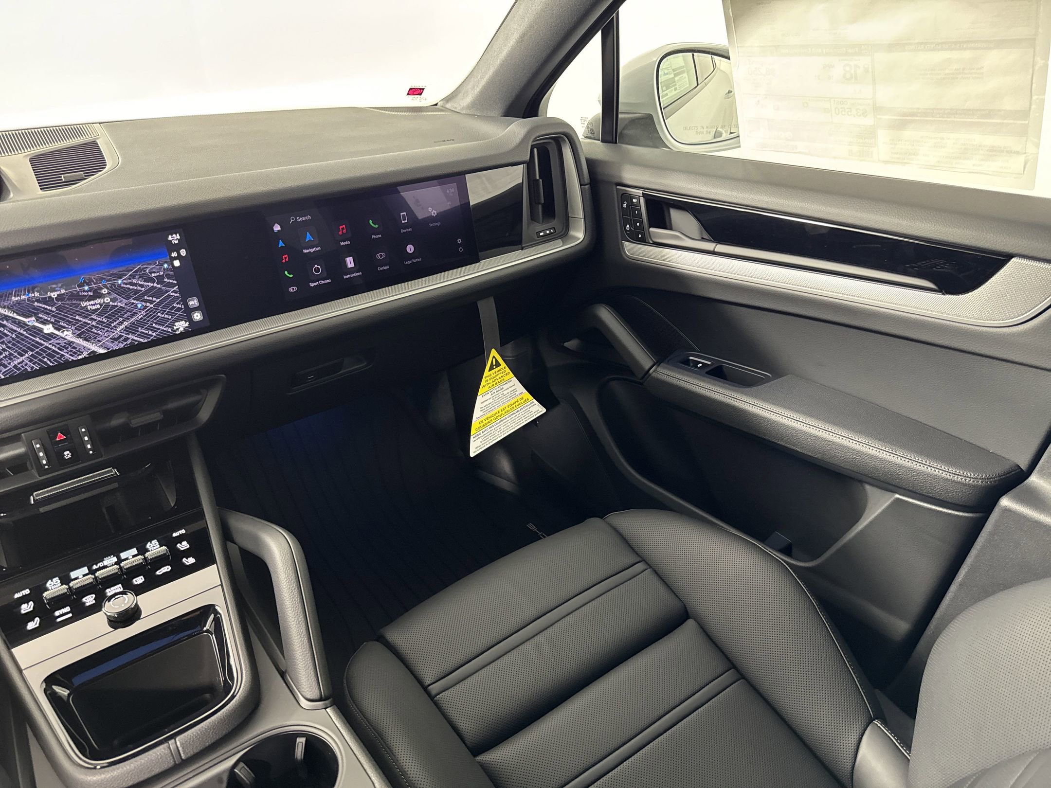 Certified 2025 Porsche Cayenne S image 26