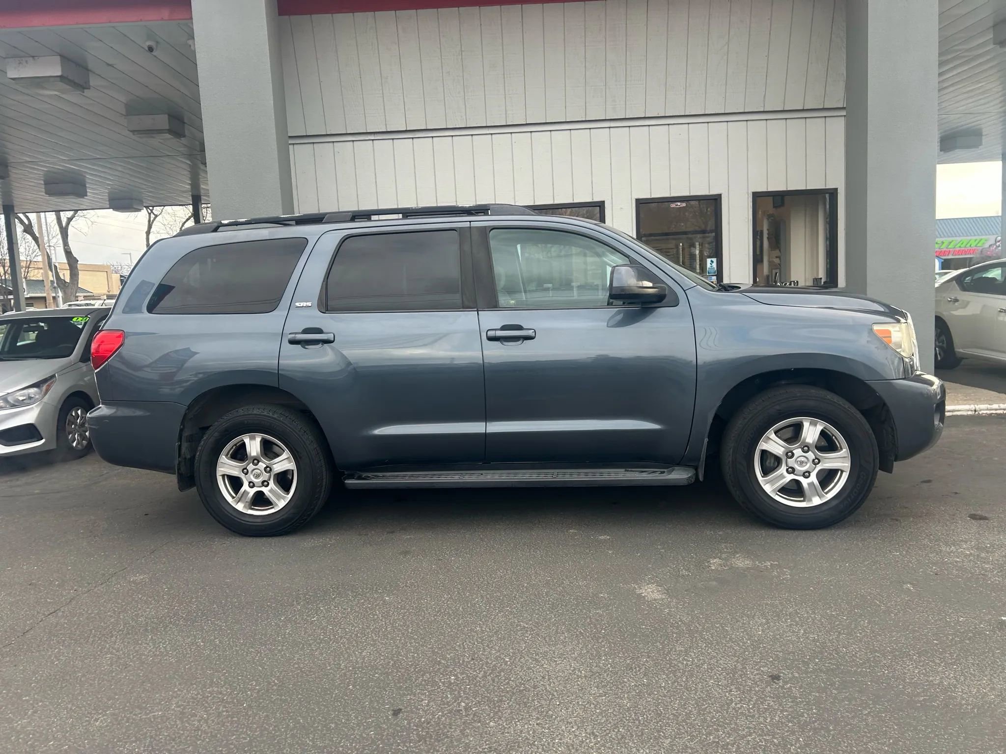 Used 2008 Toyota Sequoia SR5 image 32