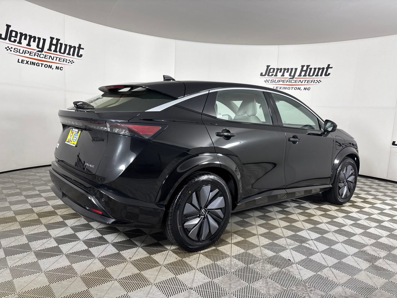 Used 2023 Nissan Ariya FWD image 4
