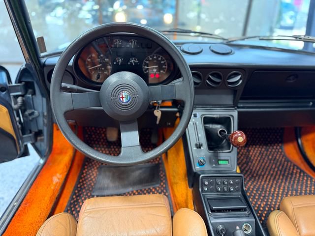 Used 1988 Alfa Romeo Spider Veloce RWD image 20