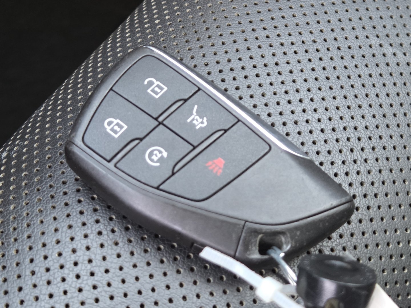 Used 2022 Buick Envision Essence w/ Technology Package II FWD image 36