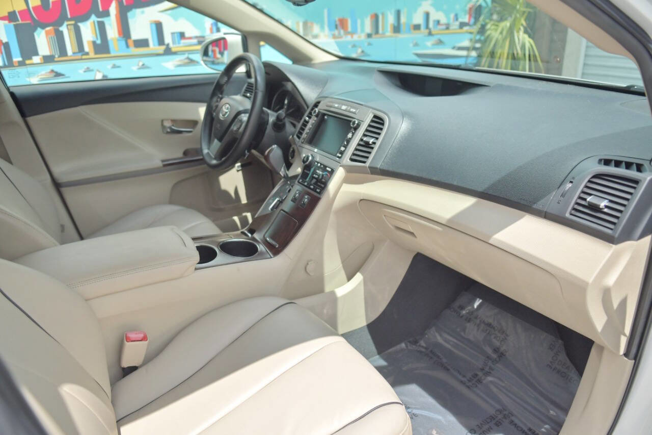 Used 2013 Toyota Venza Limited w/ Tow Prep Pkg image 38