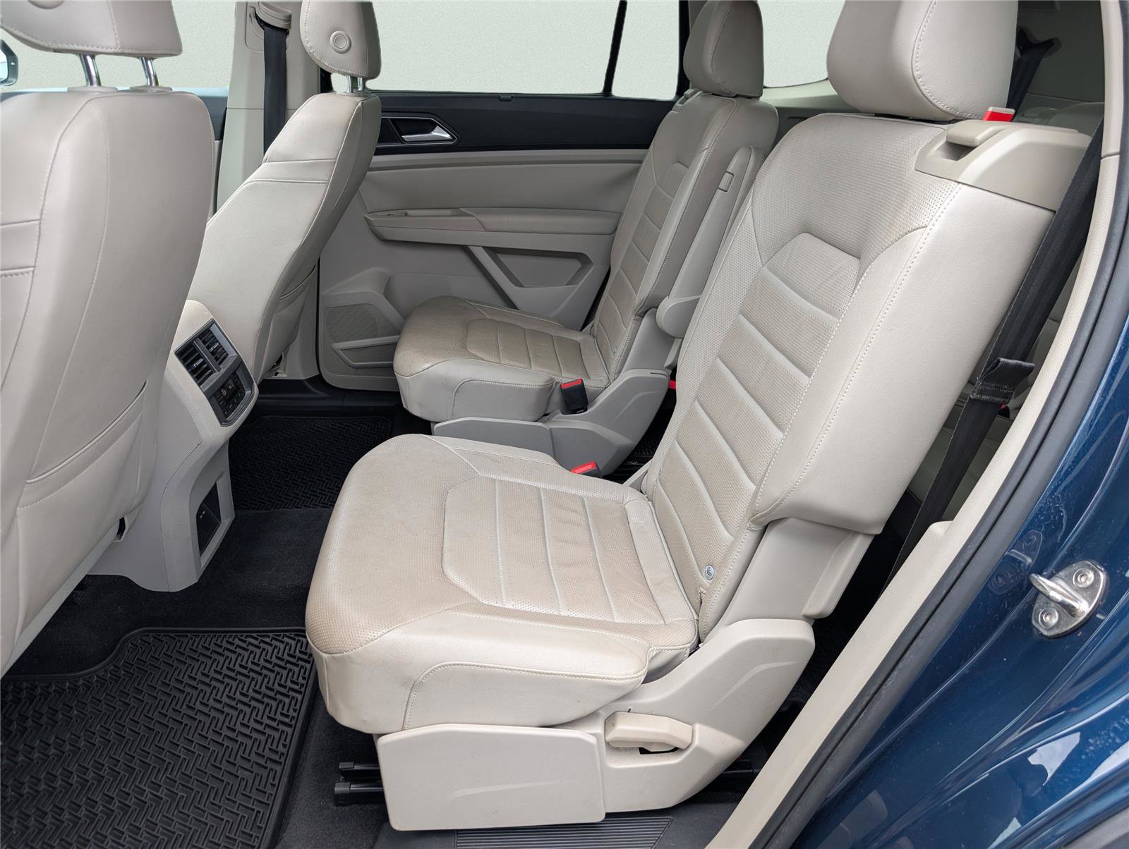 Used 2018 Volkswagen Atlas SEL Premium image 13