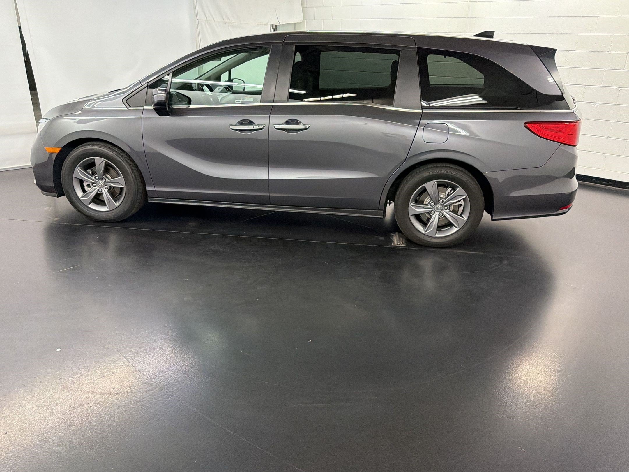 Certified 2024 Honda Odyssey EX image 2