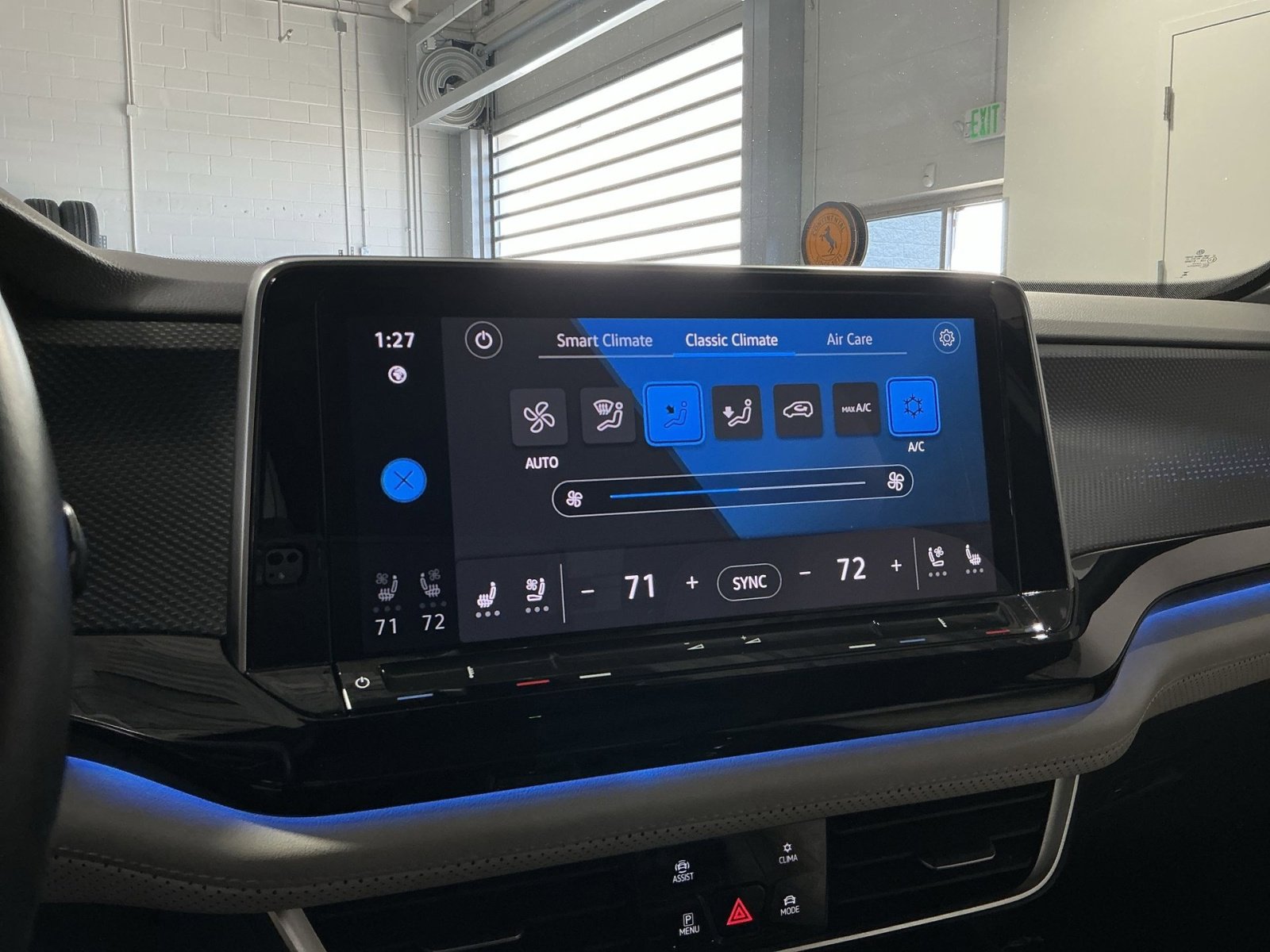 Used 2024 Volkswagen Atlas Cross Sport SEL Premium R-Line image 21