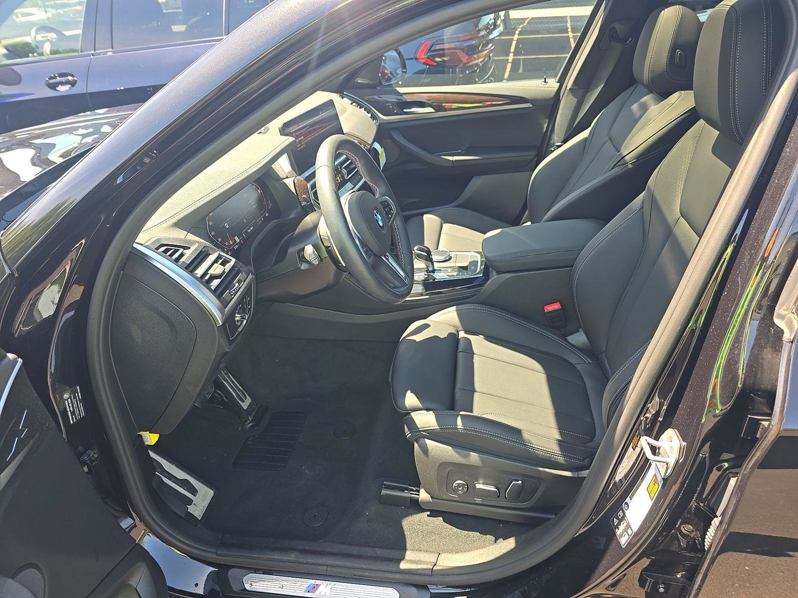 Used 2025 BMW X4 M40i w/ Premium Package AWD/4WD image 15