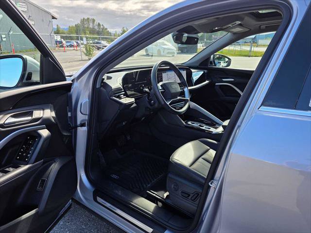 Used 2025 Audi Q5 Premium w/ Convenience Package AWD/4WD image 19