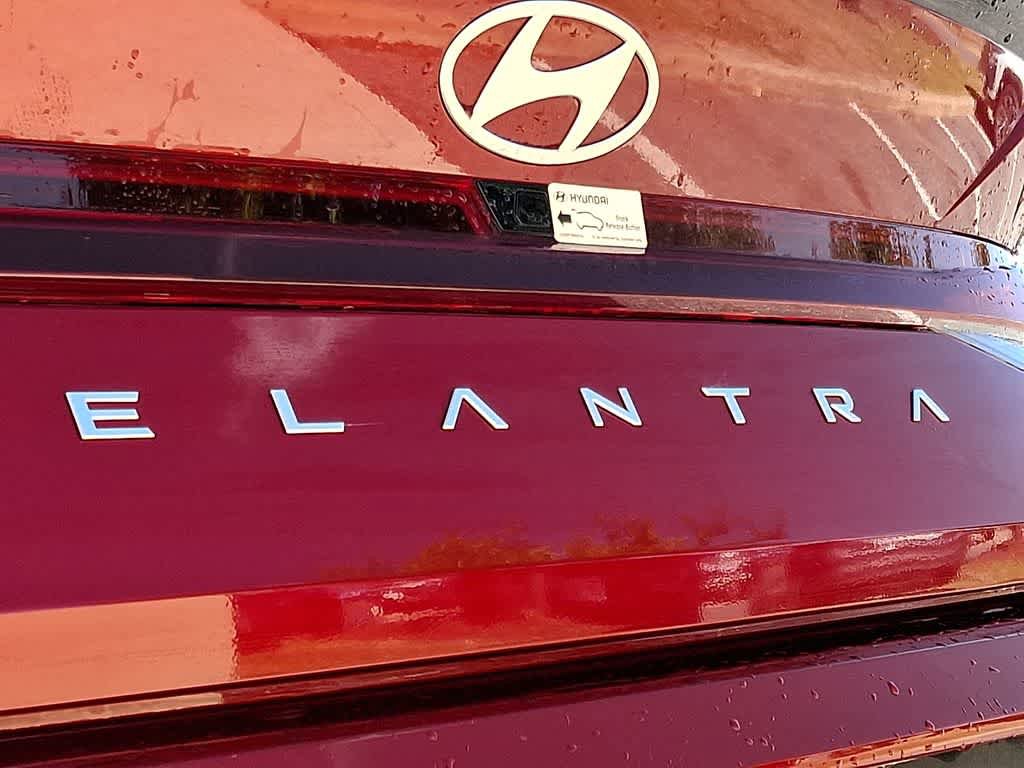 Used 2025 Hyundai Elantra Sport FWD image 30