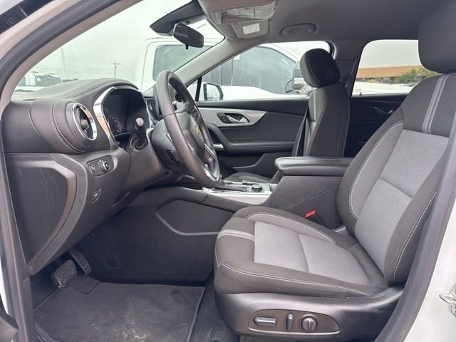 Used 2025 Chevrolet Blazer LT AWD/4WD image 2