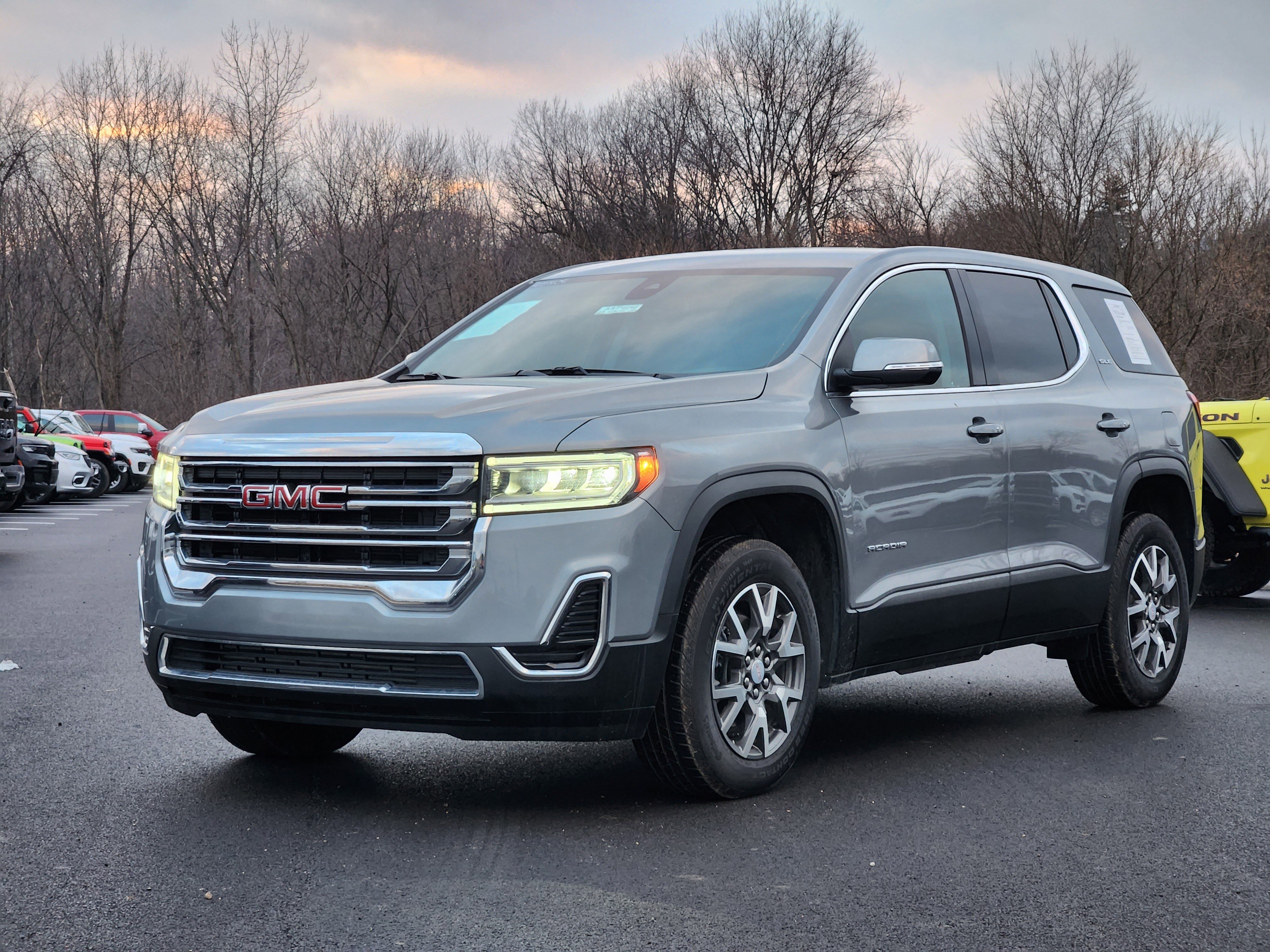 Used 2023 GMC Acadia SLE w/ LPO, Floor Liner Package image 12