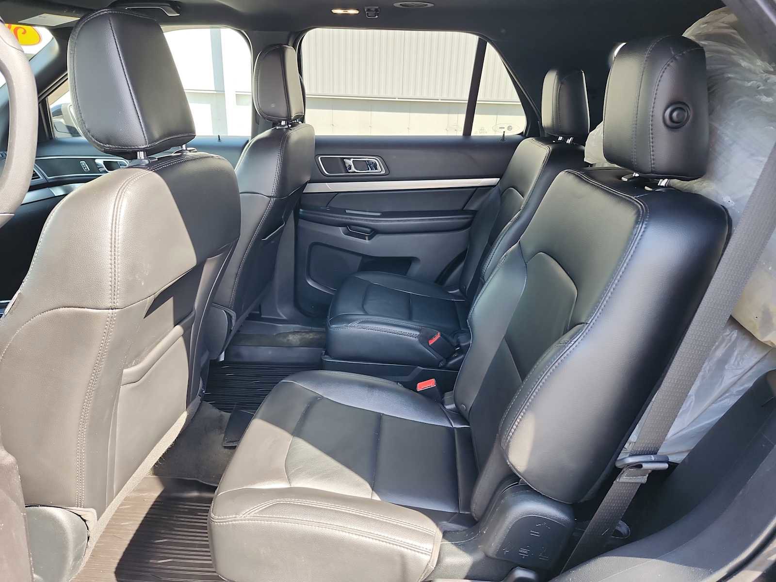 Used 2018 Ford Explorer XLT w/ Equipment Group 202A image 15