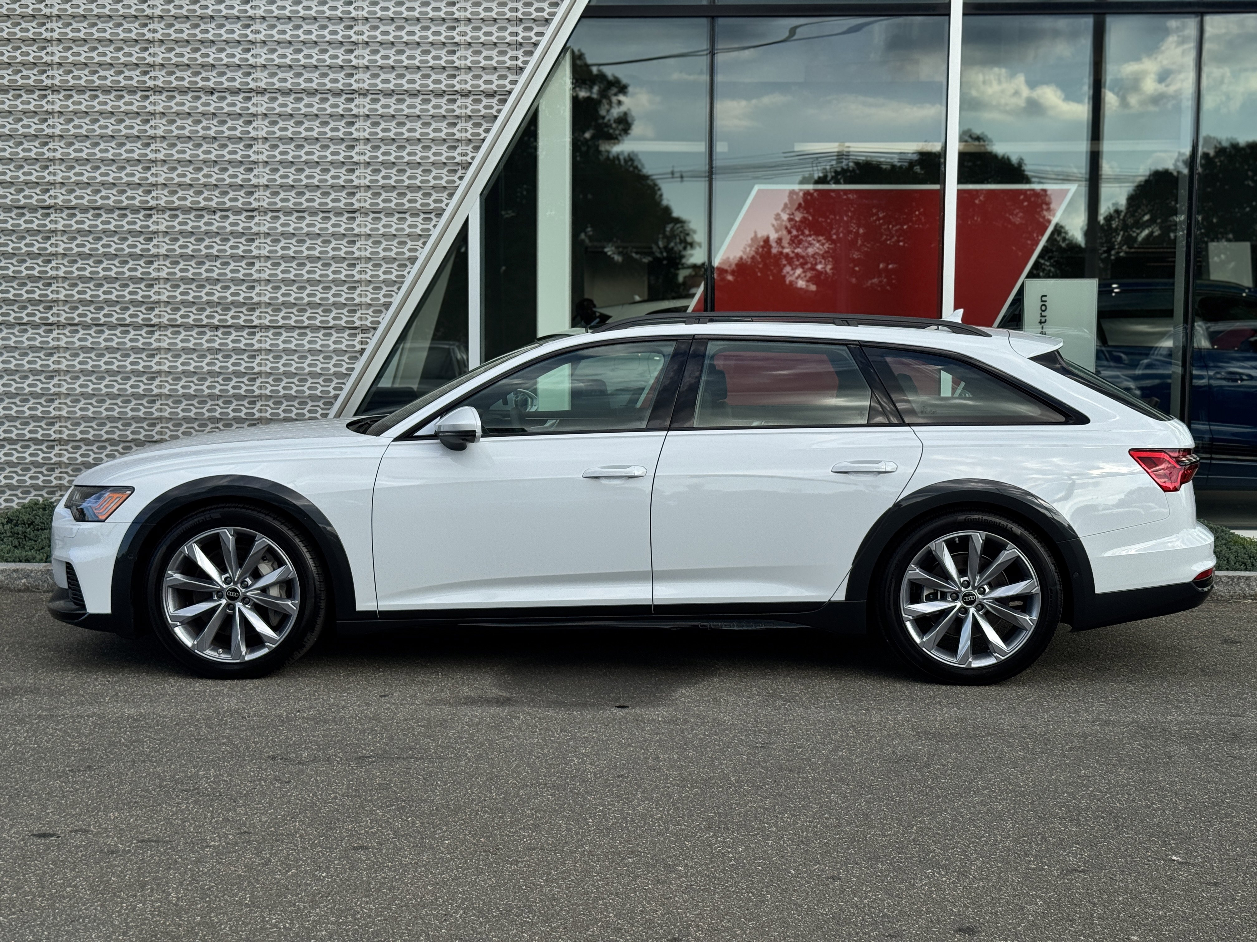 New 2025 Audi A6 3.0T allroad Prestige image 2