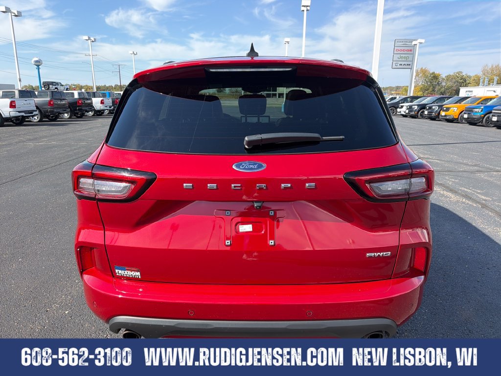 Used 2024 Ford Escape ST-Line w/ Tech Pack #1 AWD/4WD image 4