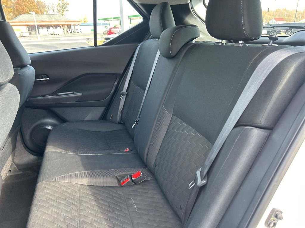 Used 2023 Nissan Kicks SV image 6