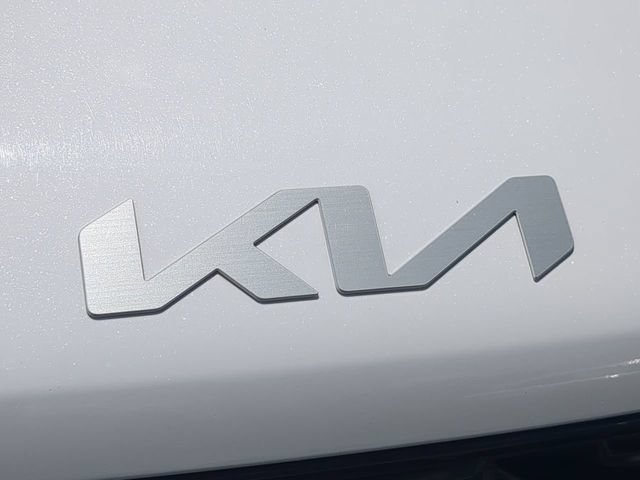 Used 2024 Kia Sorento S FWD image 13