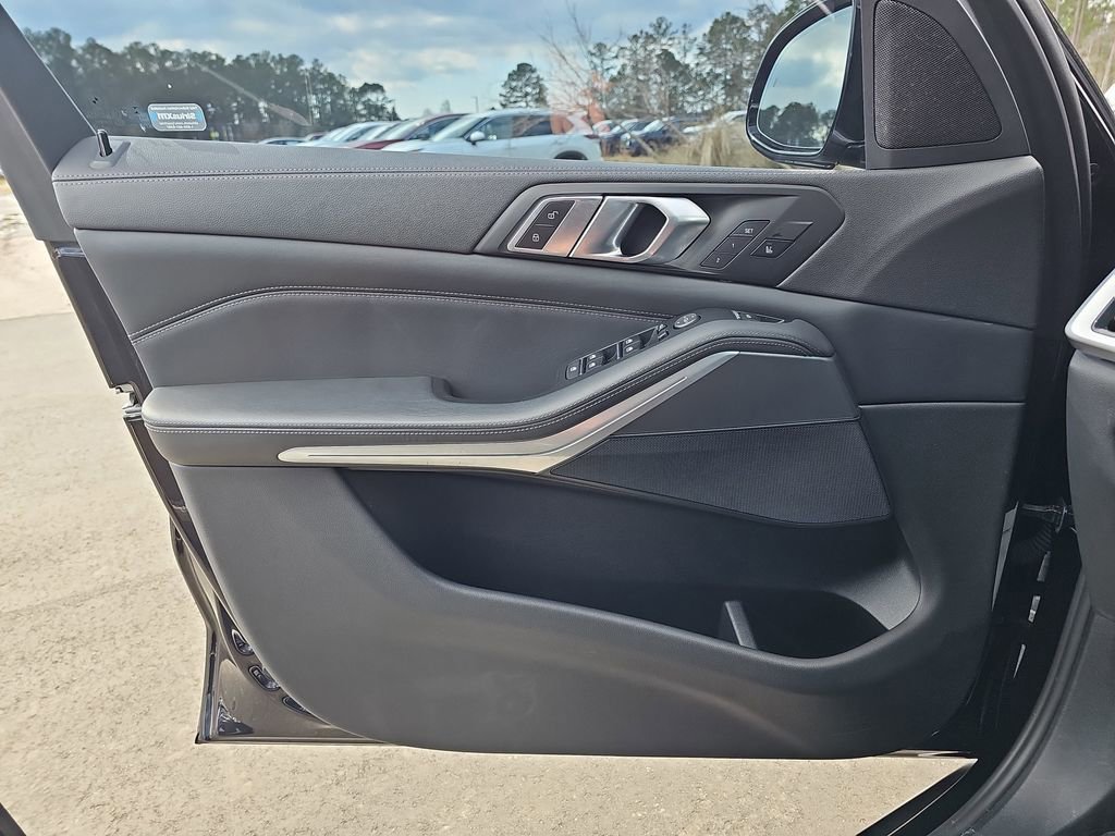 Used 2022 BMW X5 xDrive40i w/ Premium Package image 32