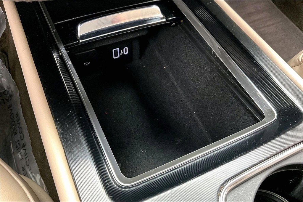 Used 2022 Lincoln Corsair FWD w/ Premium Package image 32