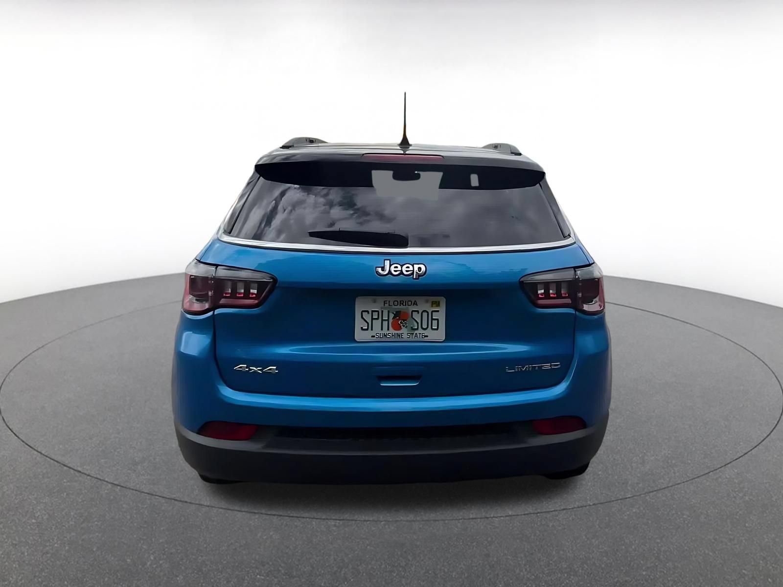 Used 2025 Jeep Compass Limited AWD/4WD image 12