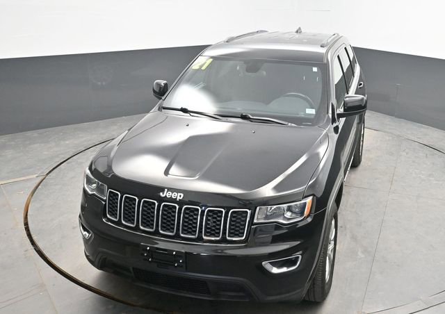 Used 2021 Jeep Grand Cherokee Laredo AWD/4WD image 22