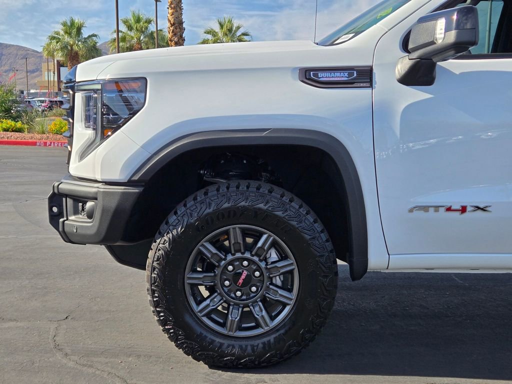 Used 2025 GMC Sierra 1500 AT4X AWD/4WD image 9