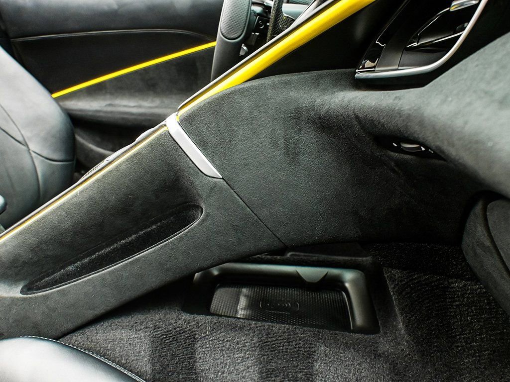 Certified 2024 Ferrari Roma Spider image 14