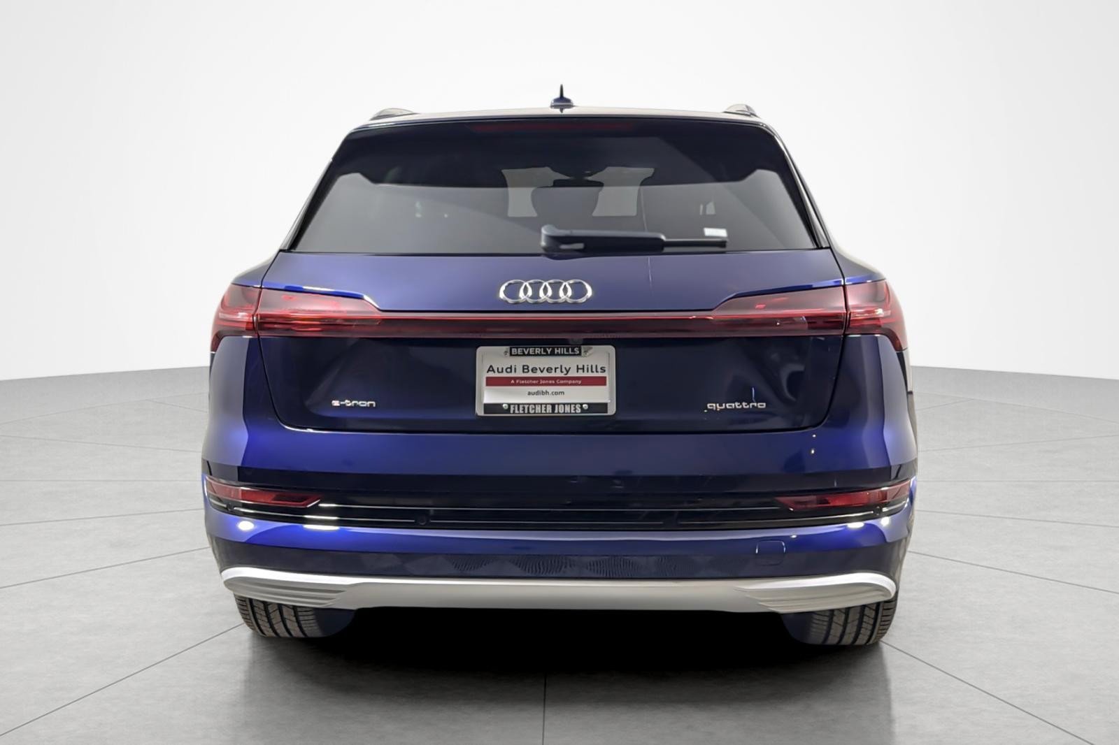 Used 2022 Audi e-tron Premium image 4