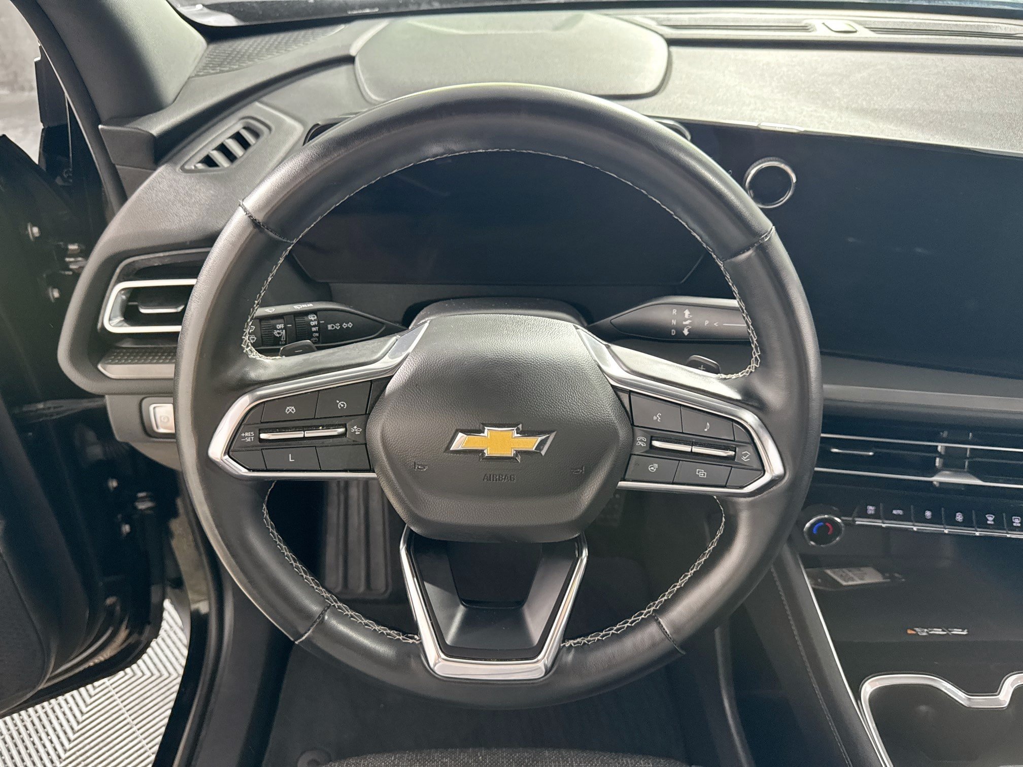 Used 2024 Chevrolet Traverse LT AWD/4WD image 14