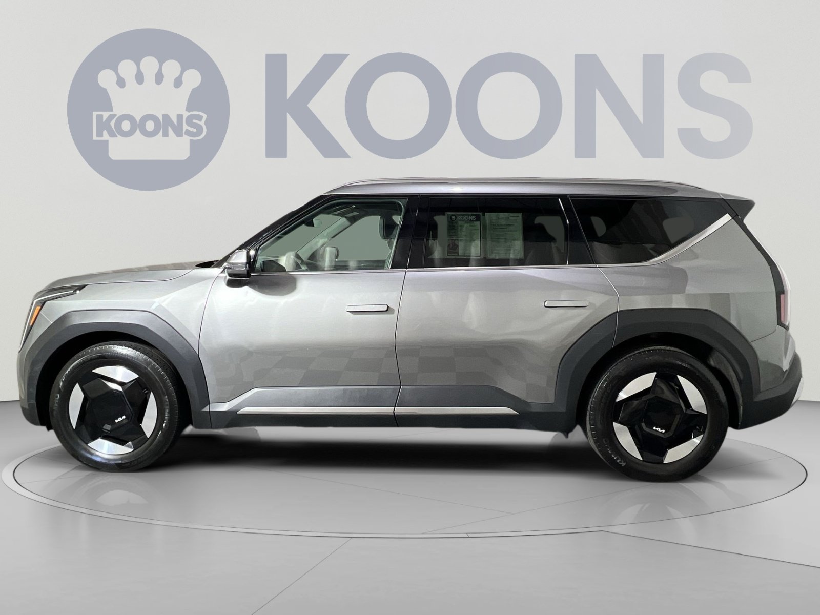 Used 2024 Kia EV9 Wind AWD/4WD image 2