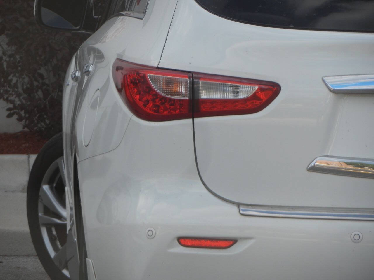 Used 2014 INFINITI QX60 FWD w/ Deluxe Touring Package