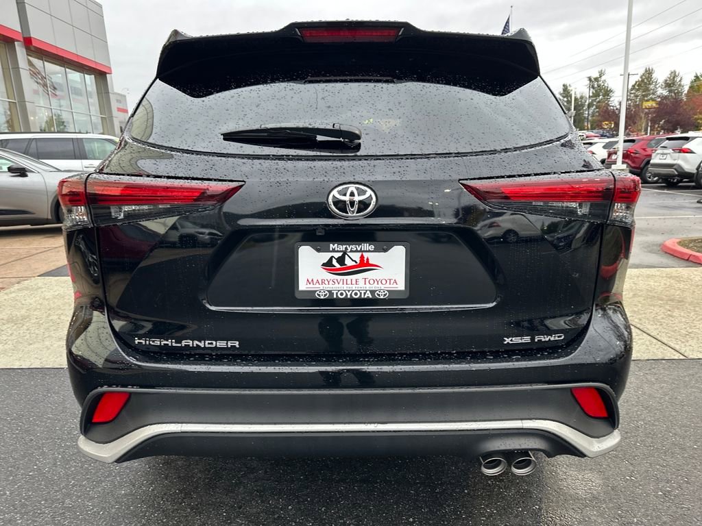 New 2025 Toyota Highlander XSE image 4