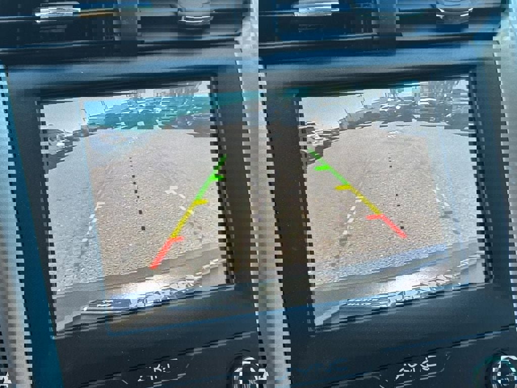 Used 2020 Ford Fusion SE FWD image 21