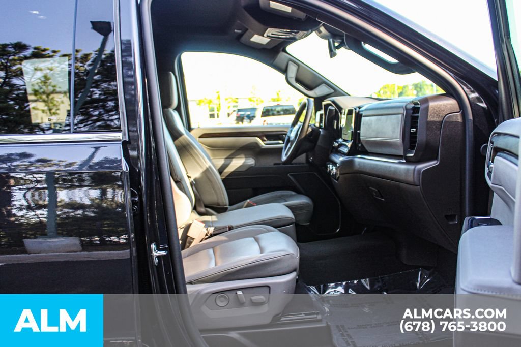 Used 2026 GMC Sierra 1500 SLT AWD/4WD image 18