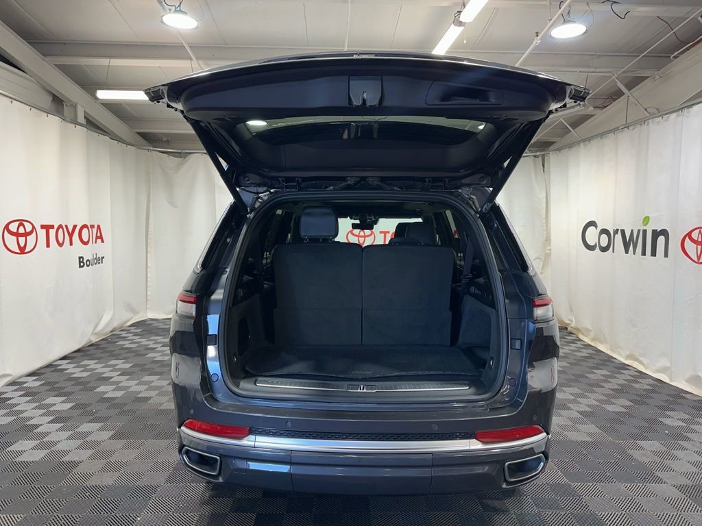 Used 2021 Jeep Grand Cherokee L Summit image 17