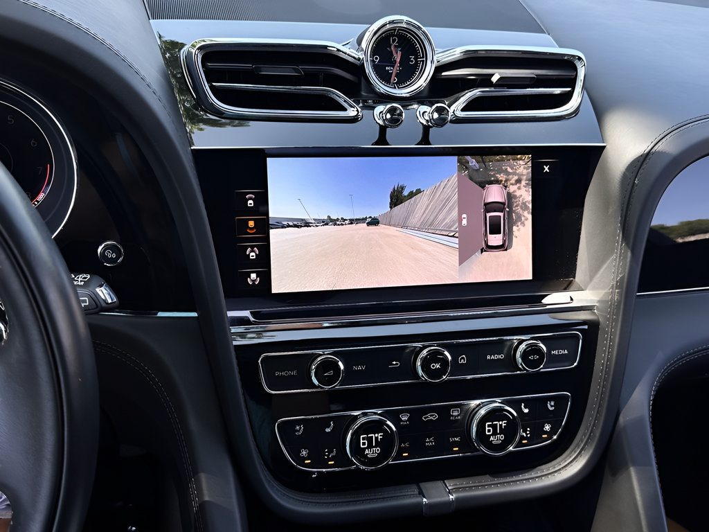 Used 2021 Bentley Bentayga AWD/4WD image 8
