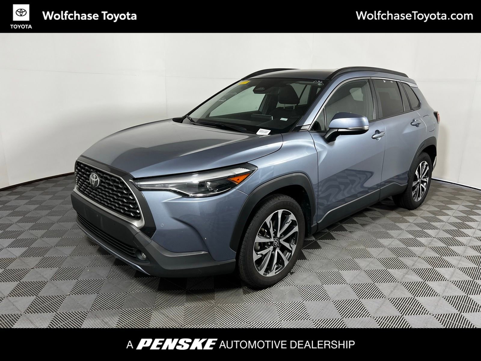 Used 2024 Toyota Corolla Cross XLE FWD image 1