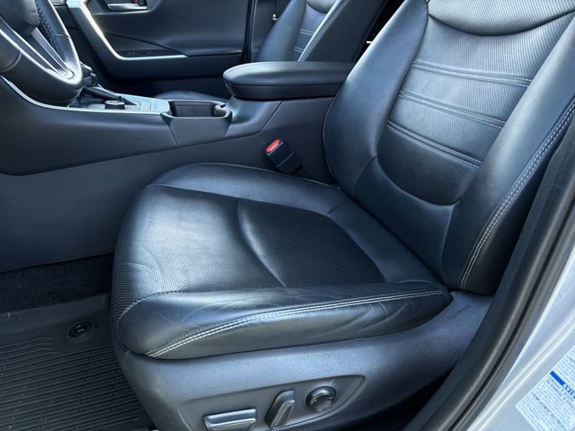 Used 2020 Toyota RAV4 Limited image 22